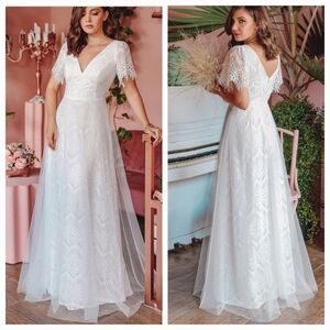 Ever Pretty White V-Neck A-Line Lace & Tulle Wedding Dress - Size 4